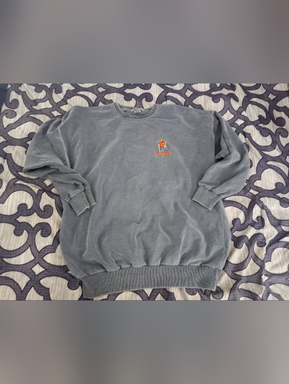 Vintage CAPTAIN MORGAN Mens Distressed, Oversized Sweatshirt